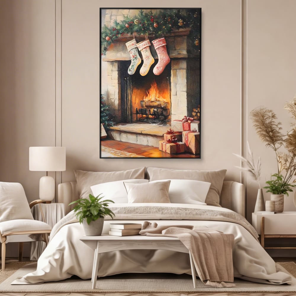 Tablou canvas cu tablou canvas cu semineu si ciorapi de craciun, in rama de aluminiu negru, pe perete intr-un dormitor
